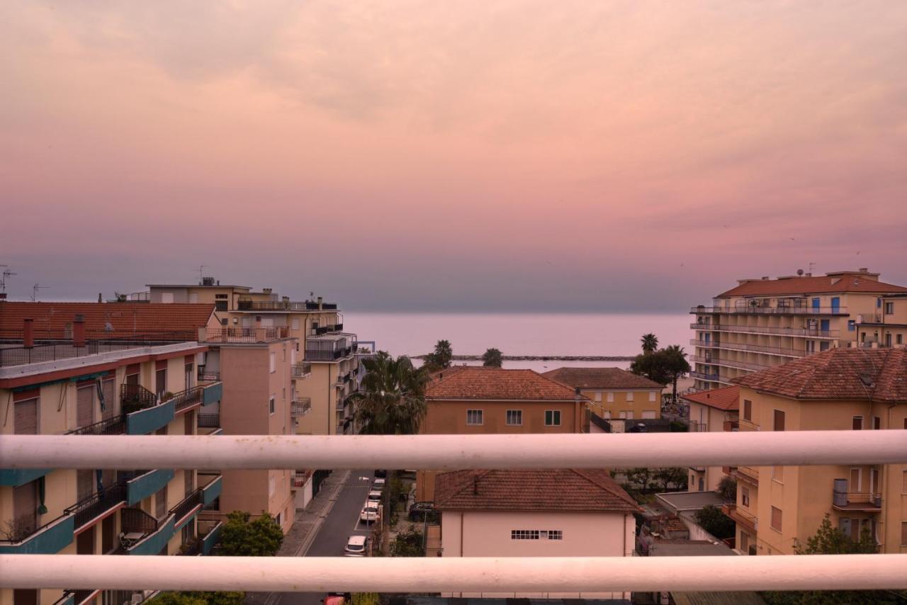 Hotel Ristorante La Marina Mhotelsgroup San Bartolomeo al Mare Kültér fotó