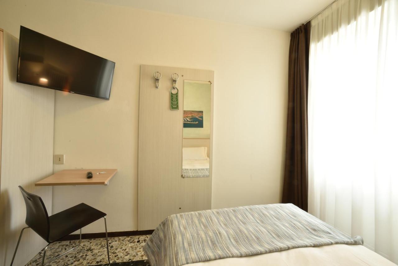 Hotel Ristorante La Marina Mhotelsgroup San Bartolomeo al Mare Kültér fotó