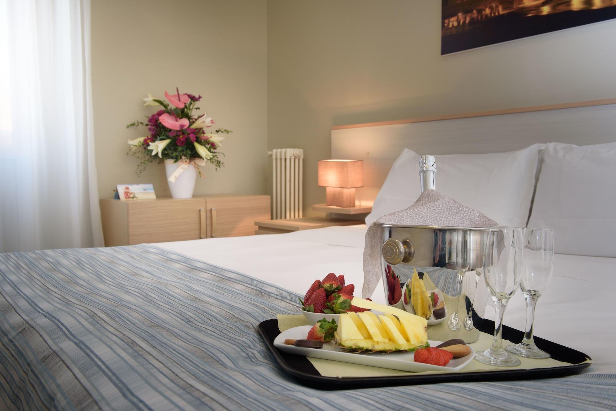 Hotel Ristorante La Marina Mhotelsgroup San Bartolomeo al Mare Kültér fotó
