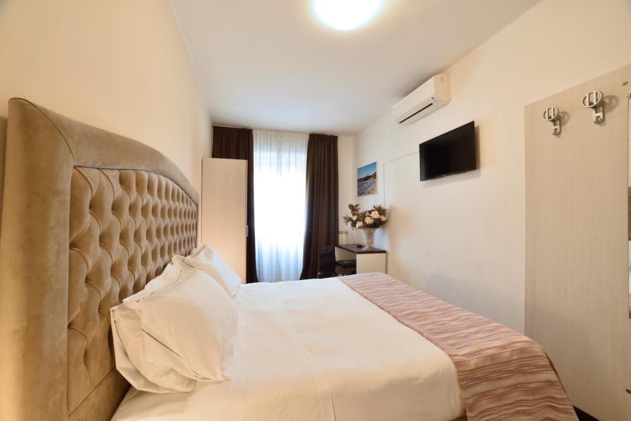Hotel Ristorante La Marina Mhotelsgroup San Bartolomeo al Mare Kültér fotó