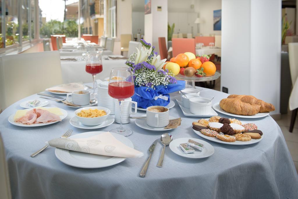 Hotel Ristorante La Marina Mhotelsgroup San Bartolomeo al Mare Kültér fotó