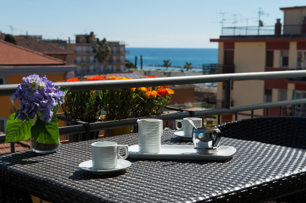 Hotel Ristorante La Marina Mhotelsgroup San Bartolomeo al Mare Kültér fotó